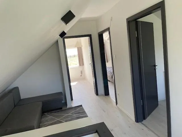 Вилла Twin Garden Занка